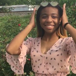 Meet your Posher, Mya